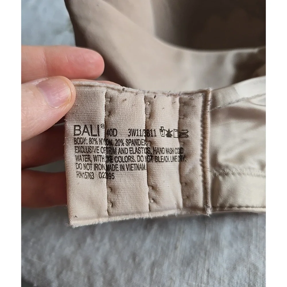 Bali One Smooth U Tan‎ Concealing and Shaping Full Figure Underwire Bra Size 40D